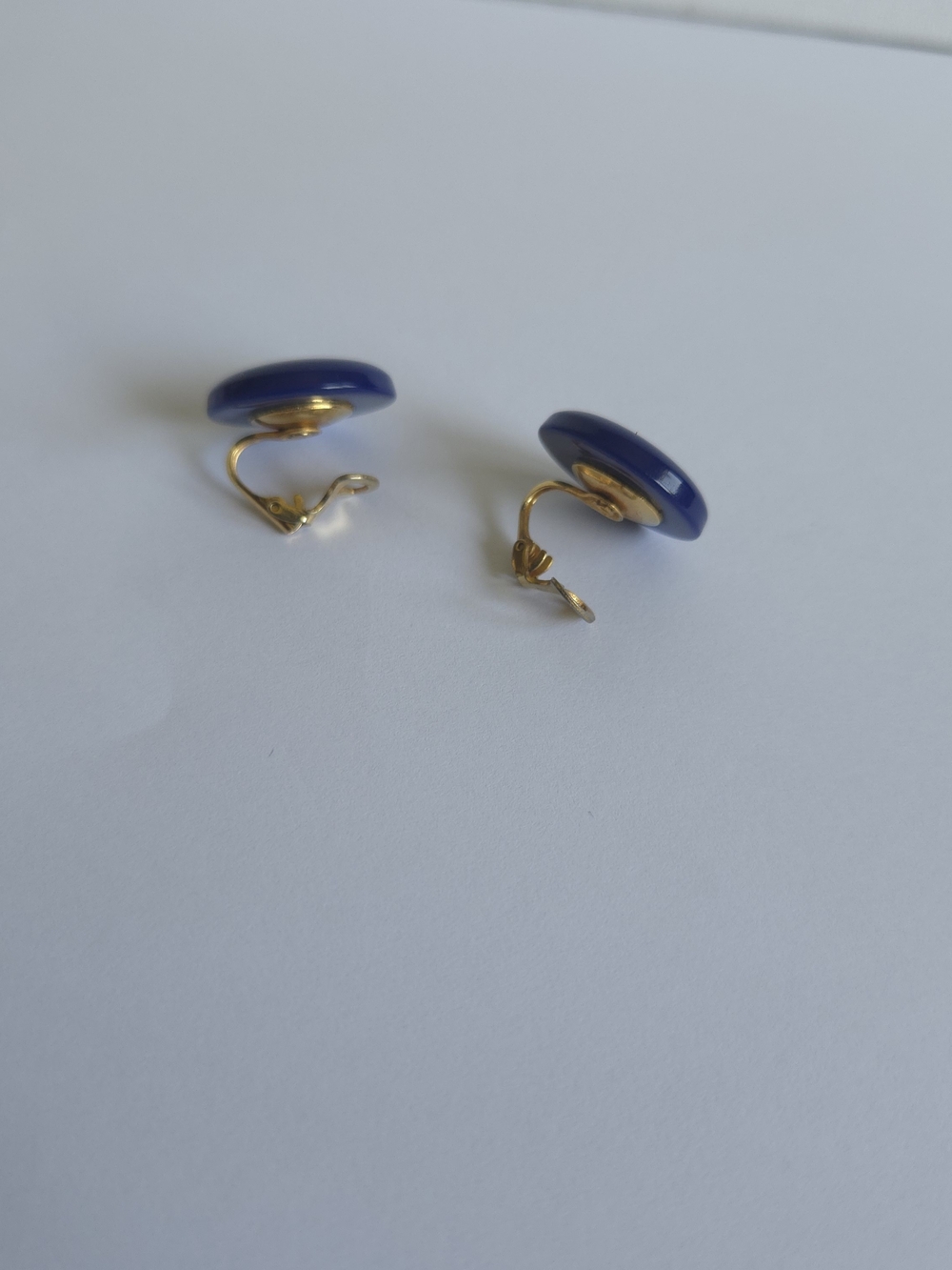 Vintage 1980s Cobalt Navy Blue Enamel Button Clip On Earrings Gold Tone - Picture 7 of 11